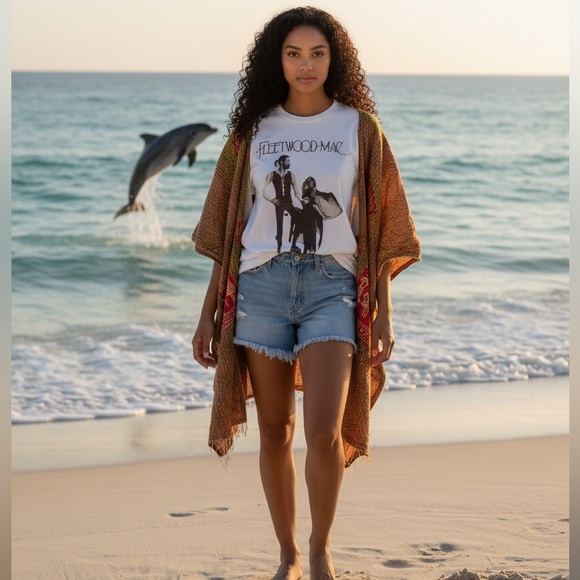 FLEETWOOD MAC BAND T Poncho Kantha Handmade One Of a Kind Upcycled Boho pockets - Picture 2 of 7